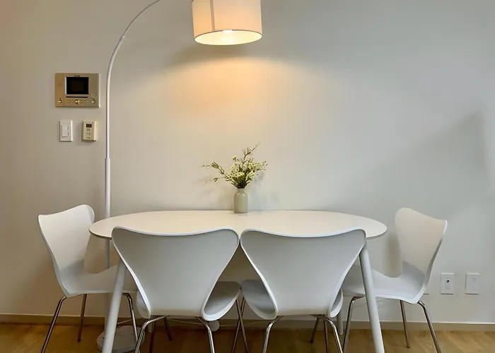 Healing Just 3 Minutes On Foot From Gwanghwamun, Within Walking Distance To Myeongdong, Gyeongbokgung, And Insadong 3*