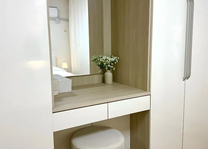 Healing Just 3 Minutes On Foot From Gwanghwamun, Within Walking Distance To Myeongdong, Gyeongbokgung, And Insadong