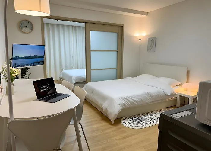 Appart hôtel Healing Just 3 Minutes On Foot From Gwanghwamun, Within Walking Distance To Myeongdong, Gyeongbokgung, And Insadong