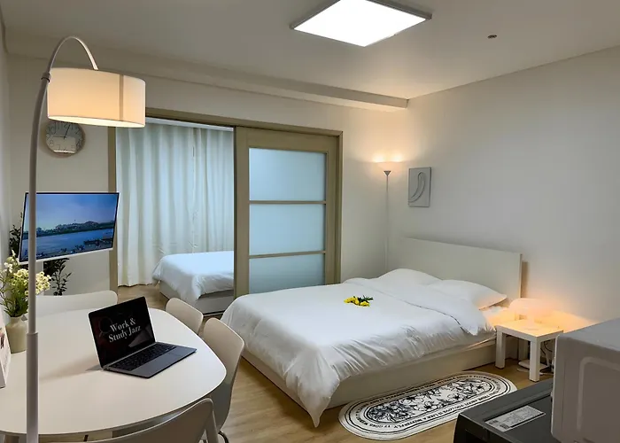 Healing Just 3 Minutes On Foot From Gwanghwamun, Within Walking Distance To Myeongdong, Gyeongbokgung, And Insadong 3* Séoul
